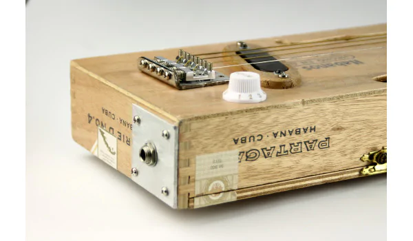 Partagas Series D No. 4 Cigar Box Guitar photo 2